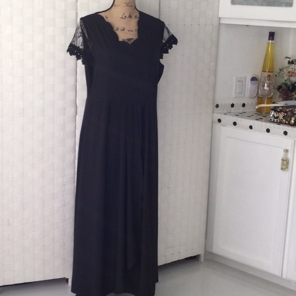 Women’s Noracora Elegant Black  Long Dress size 12 short sleeve #531